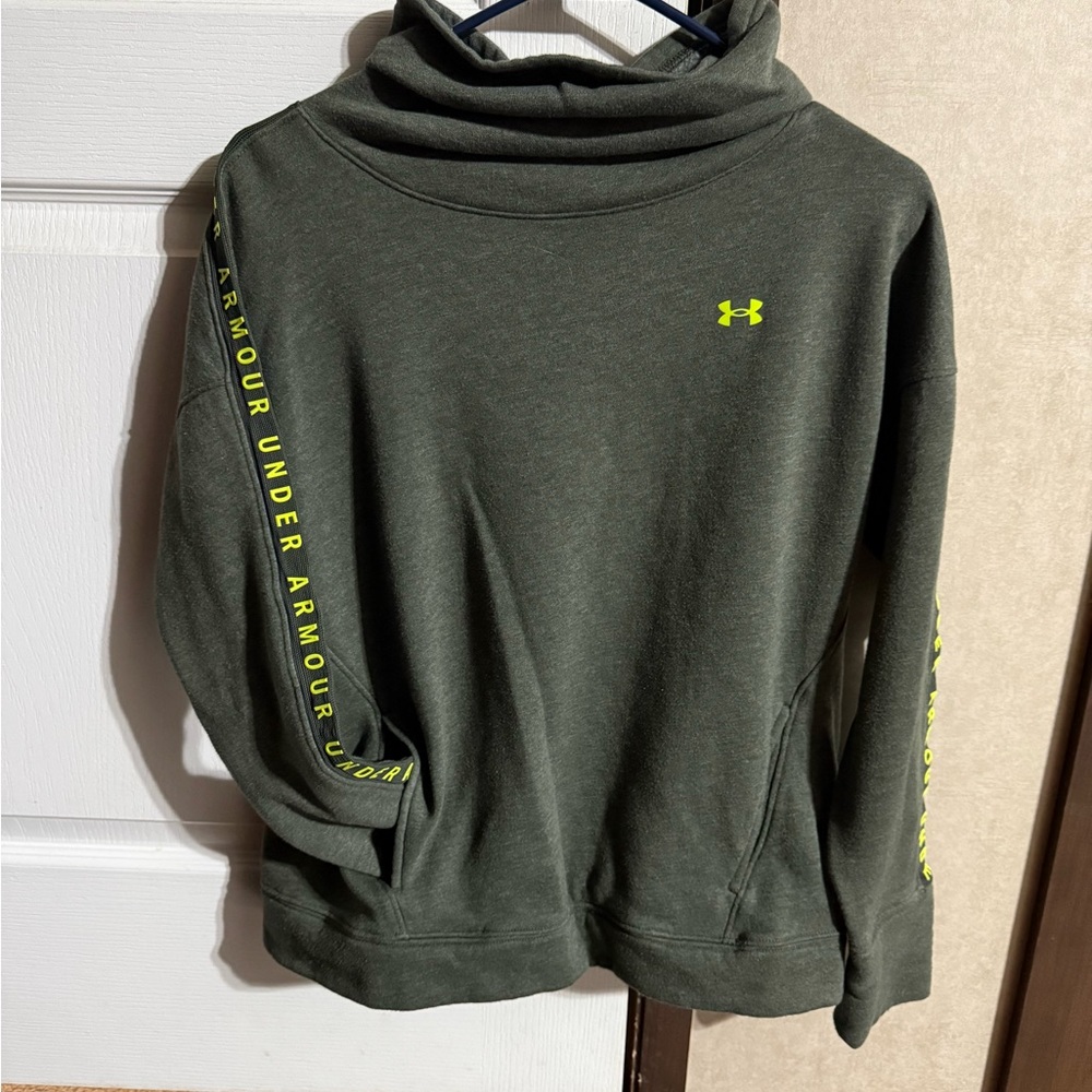 Under armour pullover